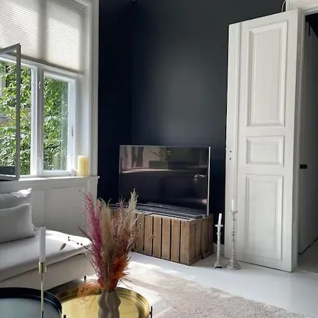 Cozy By Royal Palace Apartment *